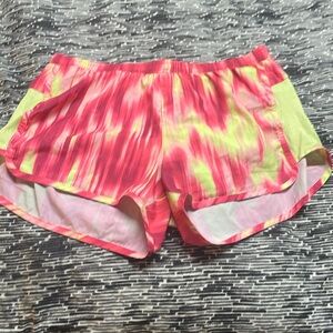 Women’s medium old navy active shorts